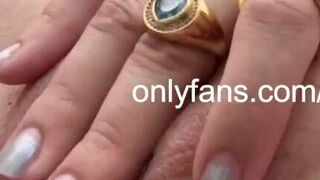 Curvy Shy Babe First Time With Hitachi Cannot Stop Masturbating To Multiple Orgasms - porn video